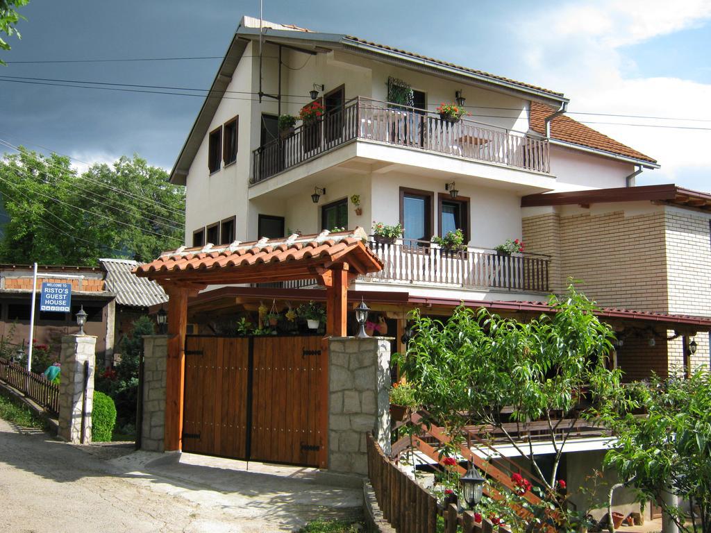 Risto'S Guest House Elshani Exteriér fotografie