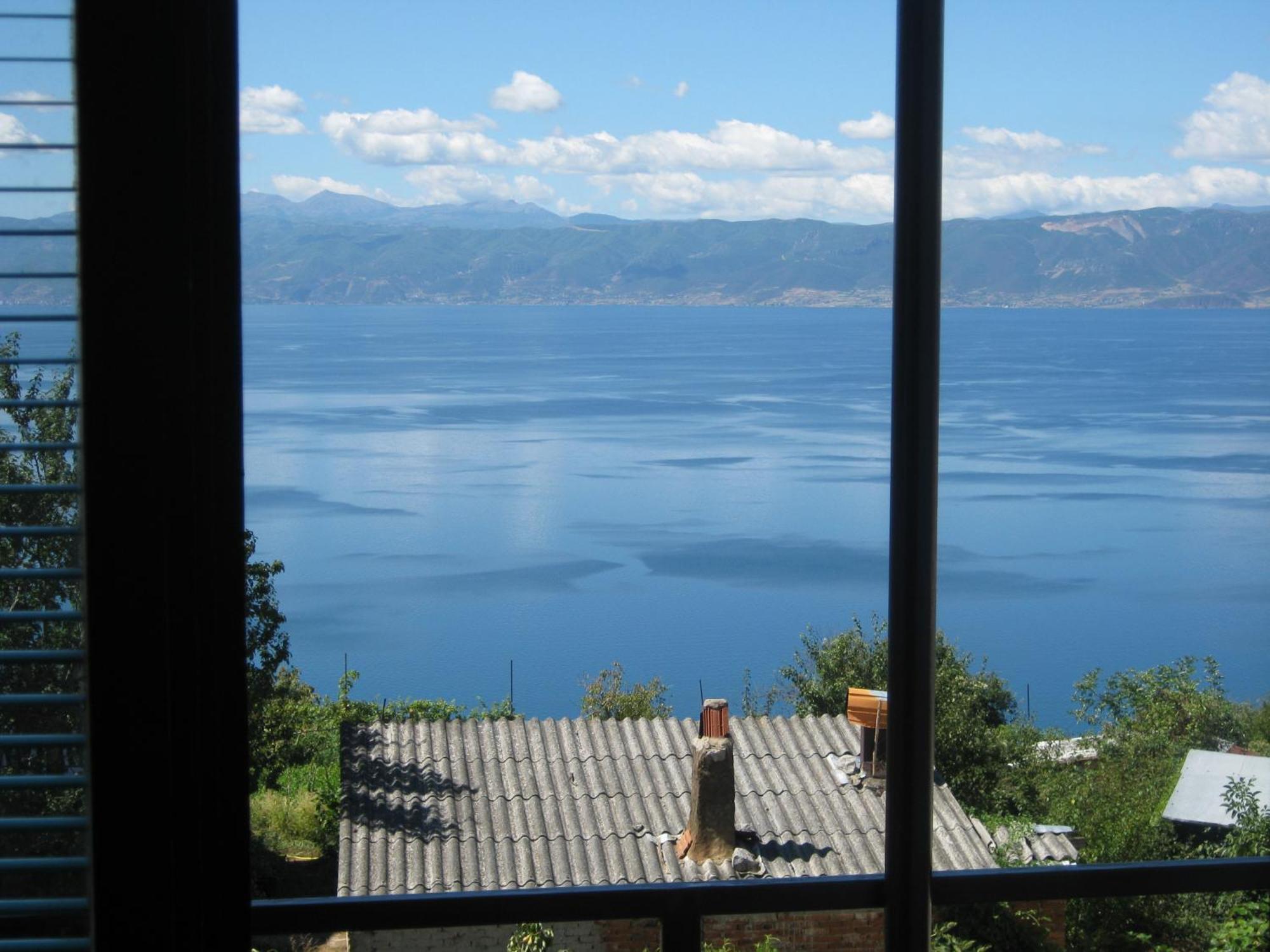 Risto'S Guest House Elshani Exteriér fotografie