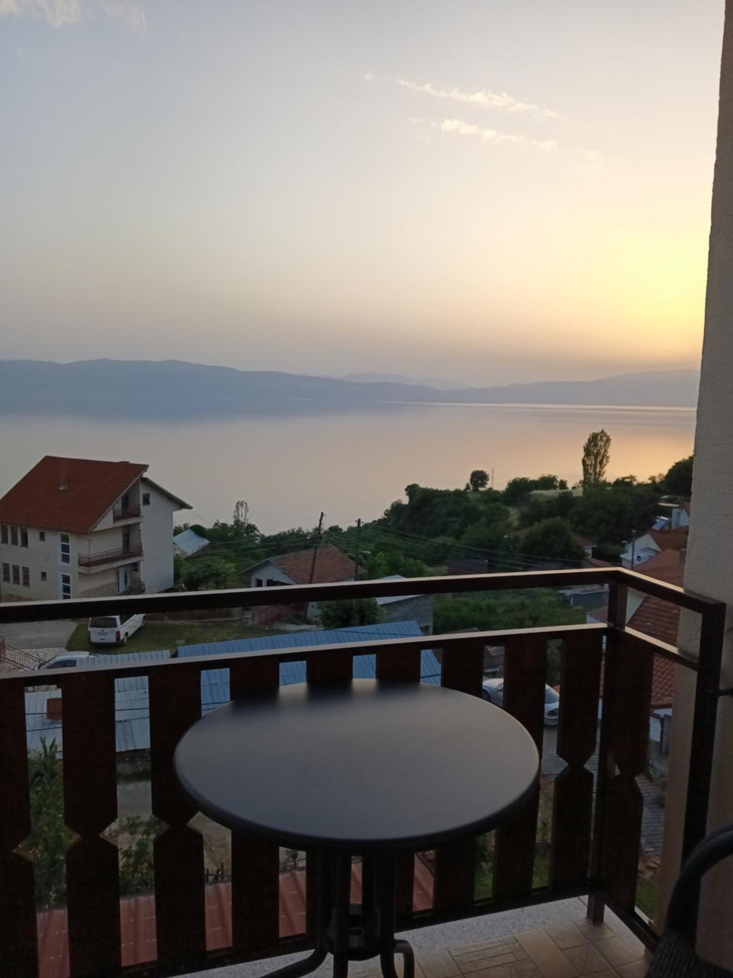 Risto'S Guest House Elshani Exteriér fotografie