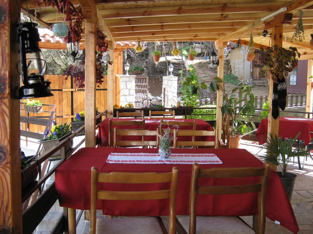 Risto'S Guest House Elshani Exteriér fotografie