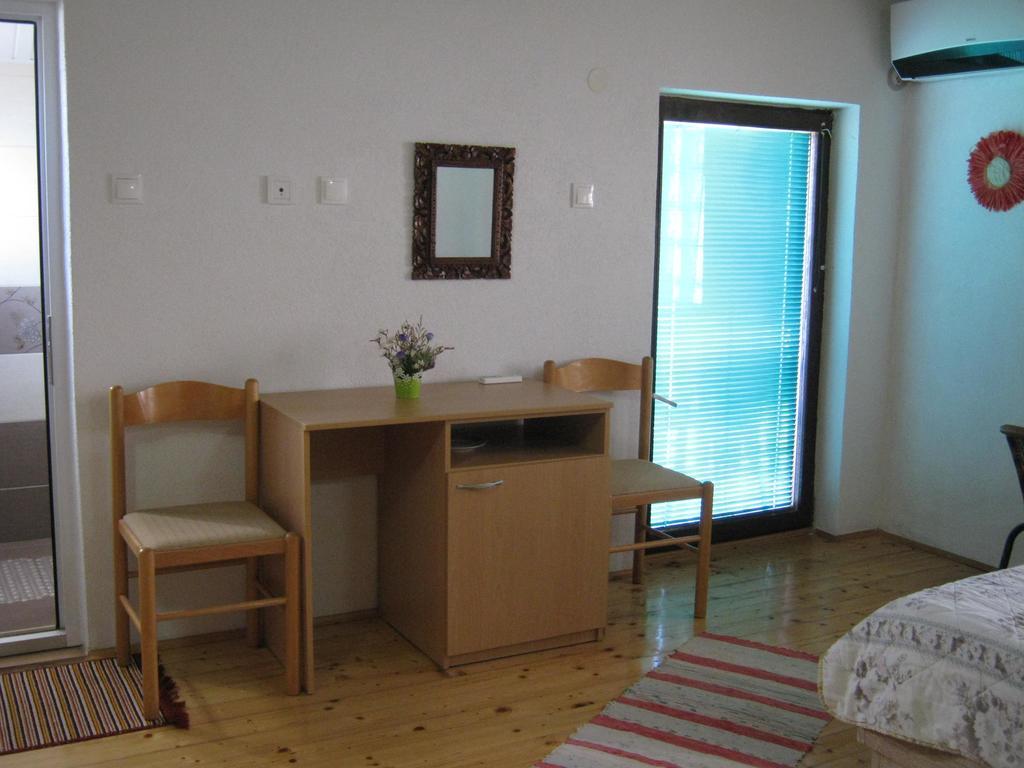 Risto'S Guest House Elshani Exteriér fotografie