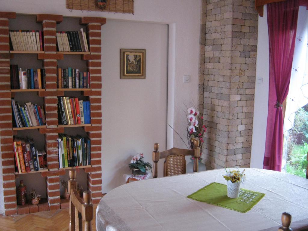Risto'S Guest House Elshani Exteriér fotografie