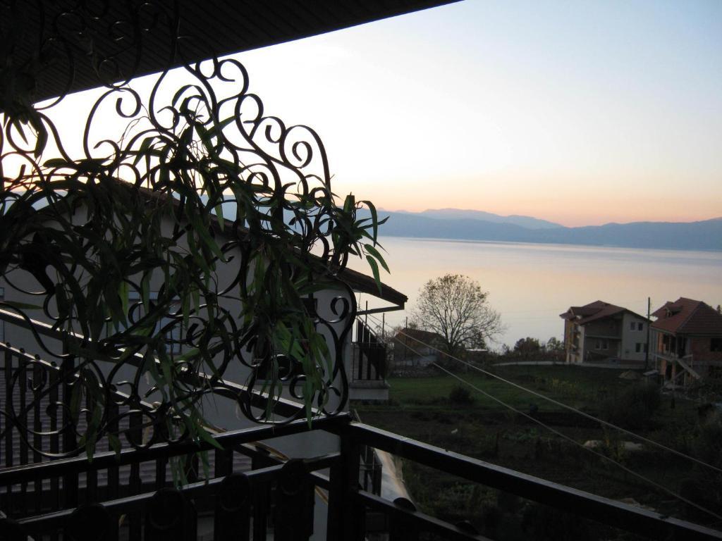 Risto'S Guest House Elshani Pokoj fotografie