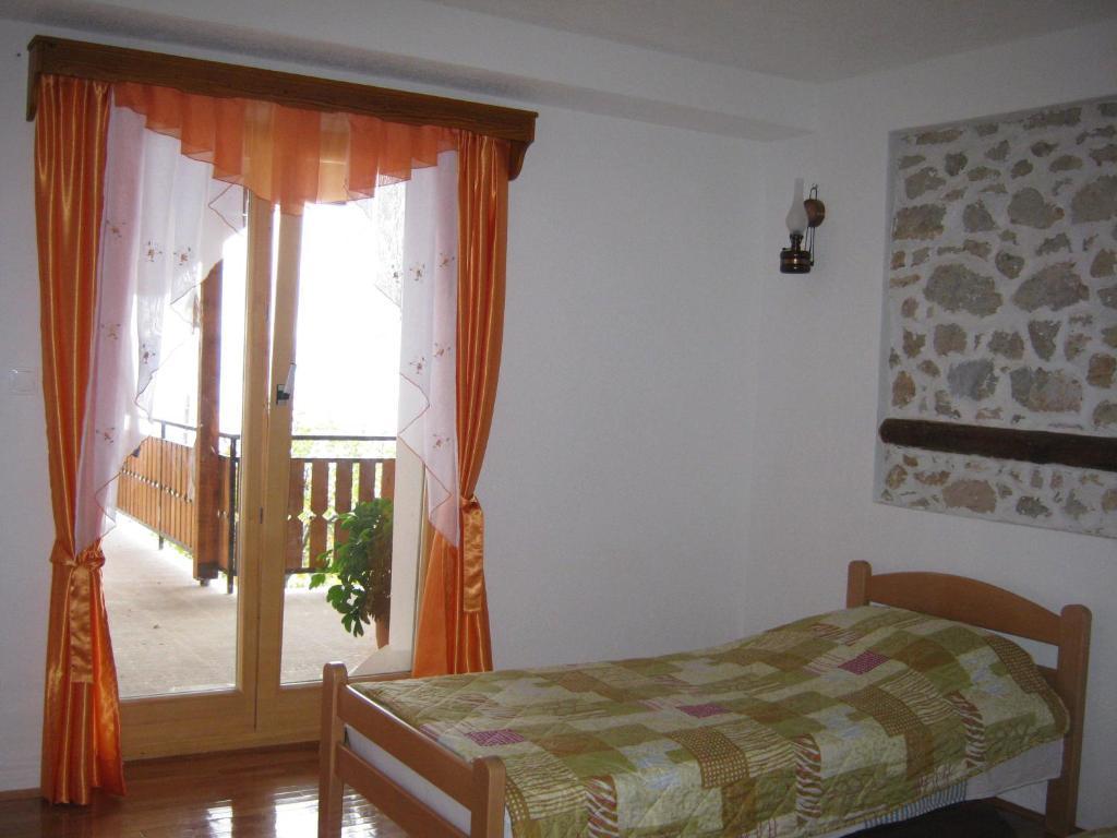Risto'S Guest House Elshani Pokoj fotografie