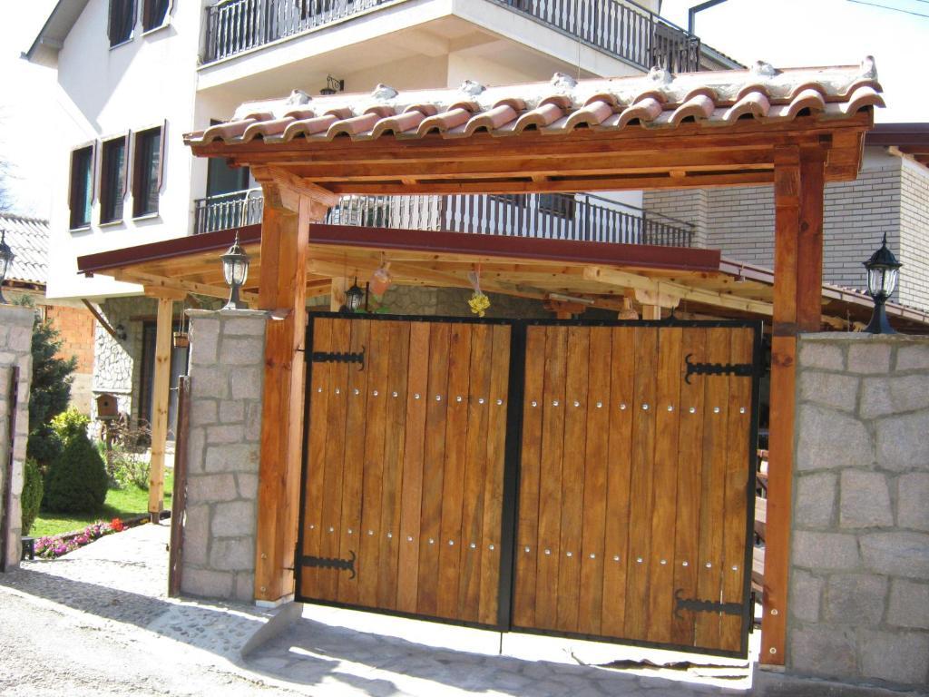 Risto'S Guest House Elshani Exteriér fotografie