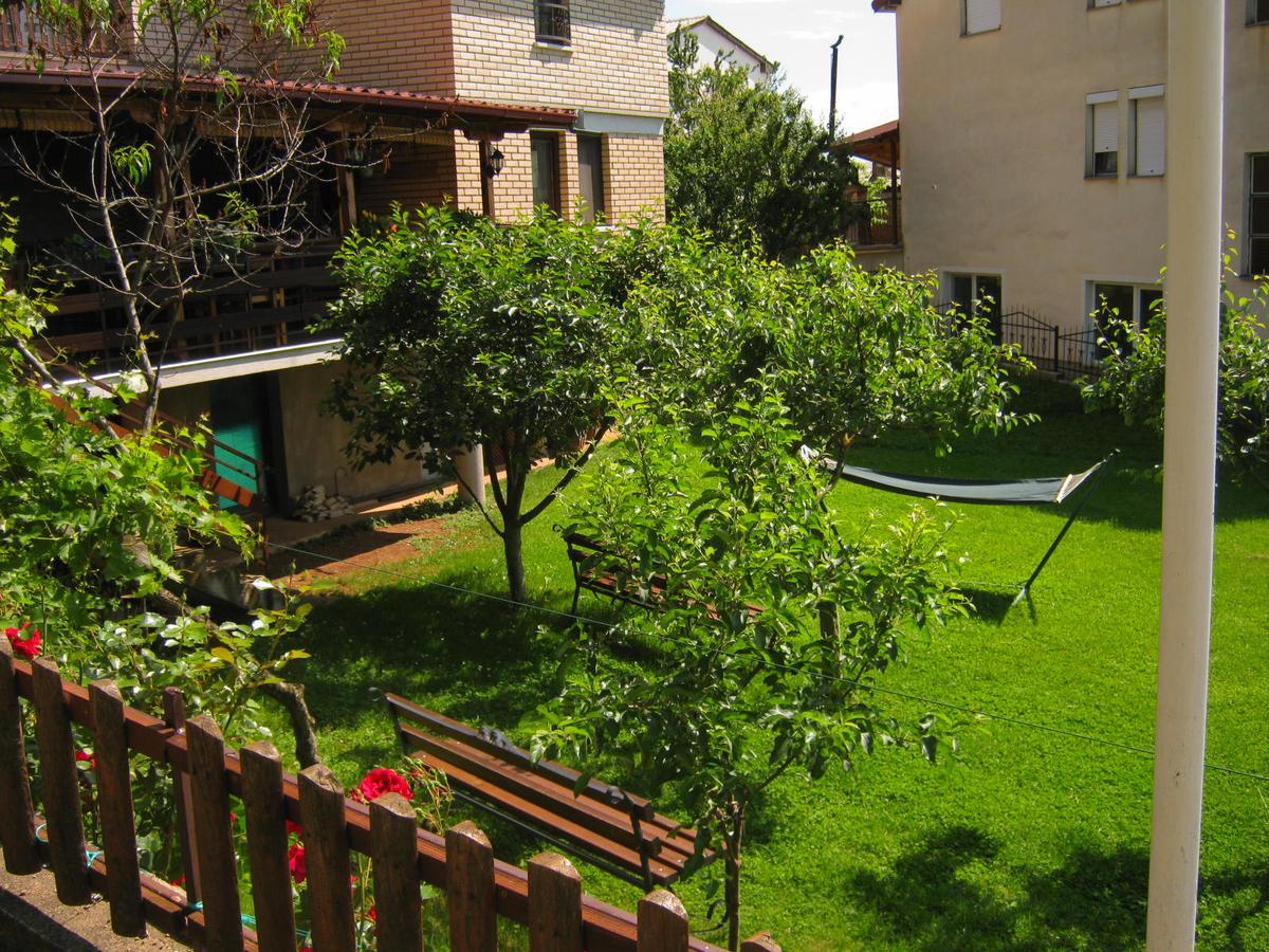 Risto'S Guest House Elshani Exteriér fotografie
